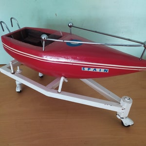 Vintage Model Racer Speedboat Handmade Spain 16.5” With Cast Metal Trailer