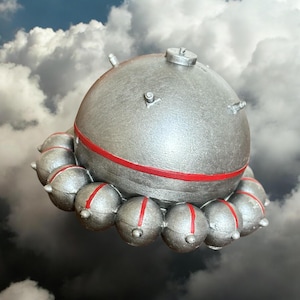 UFO Alien Escape Craft - 7cm (2.75 inch) Diameter Hand Painted Model
