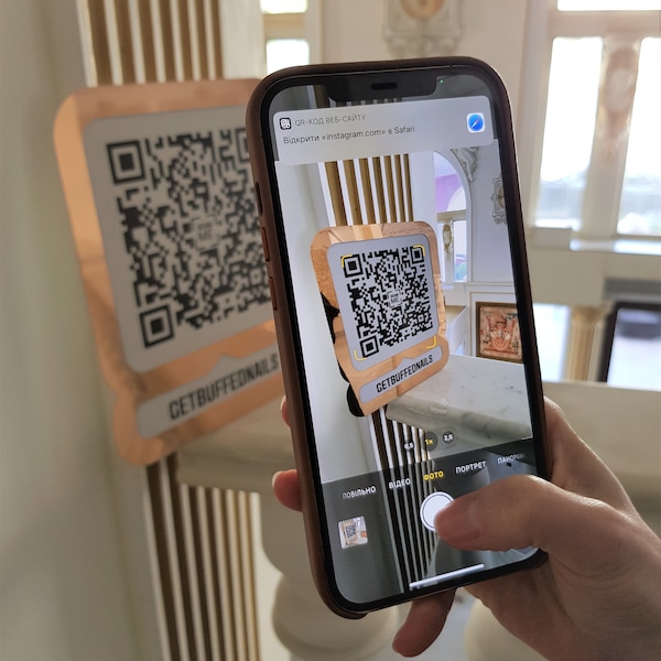 Signe de code QR pour les entreprises | panneau de code qr | signe des médias sociaux | code à barres | signe de salon | décoration | lien qr | logo | QRInstagram