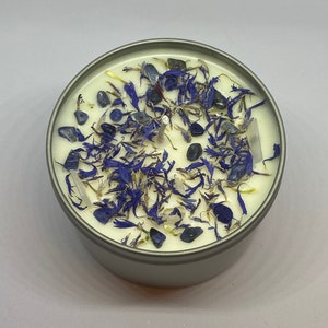 Hidden Gem Scented Candle image 1