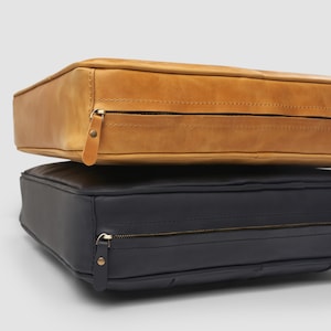 Handcrafted Leather Cushion with Refined Double Piping 3 inch (7,5-8 cm) Crazy horse leather.
