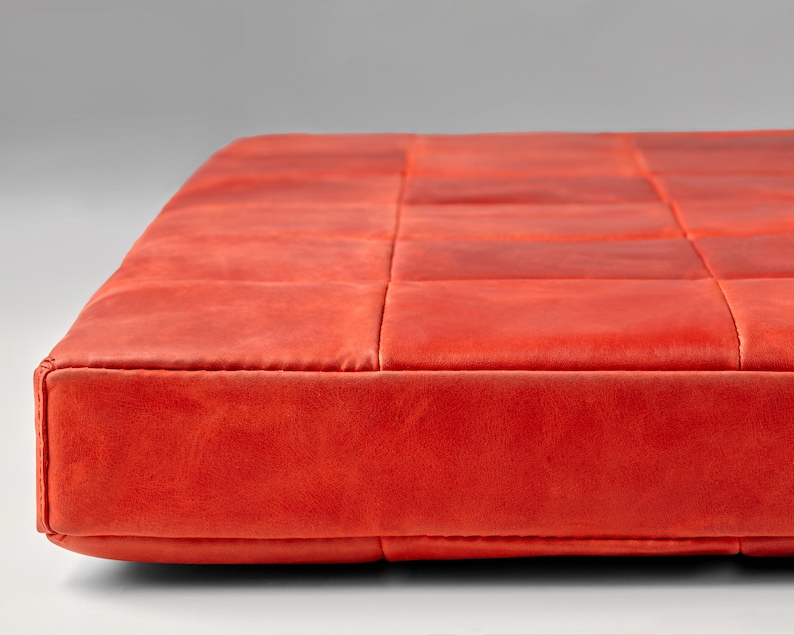 Meditation leather cushion. Custom size bench pillow. Vermelho