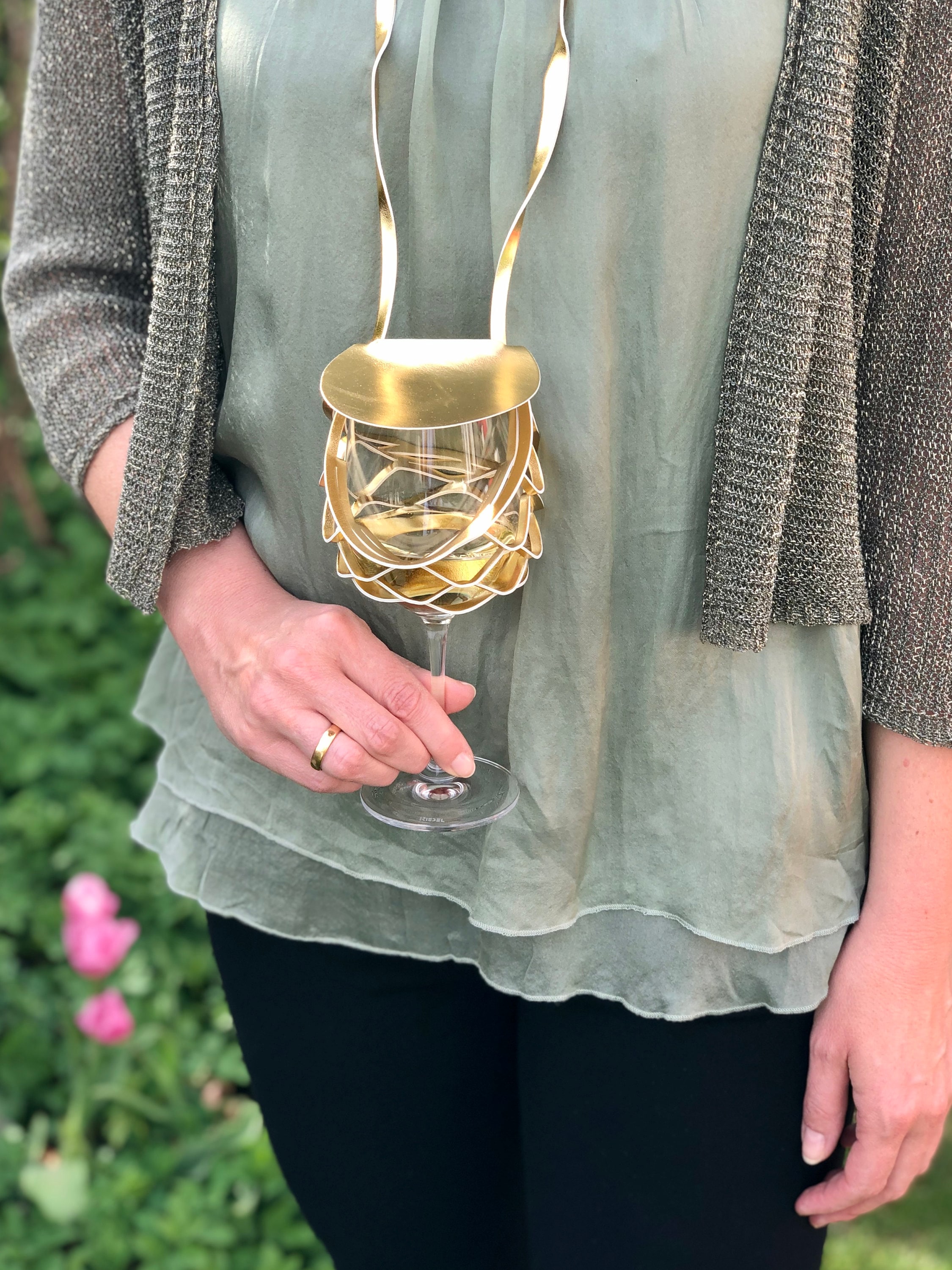 JazRvr 2x Weinglashalter Zum Umhängen - Praktische Halshalterung Für Weinproben & Partys