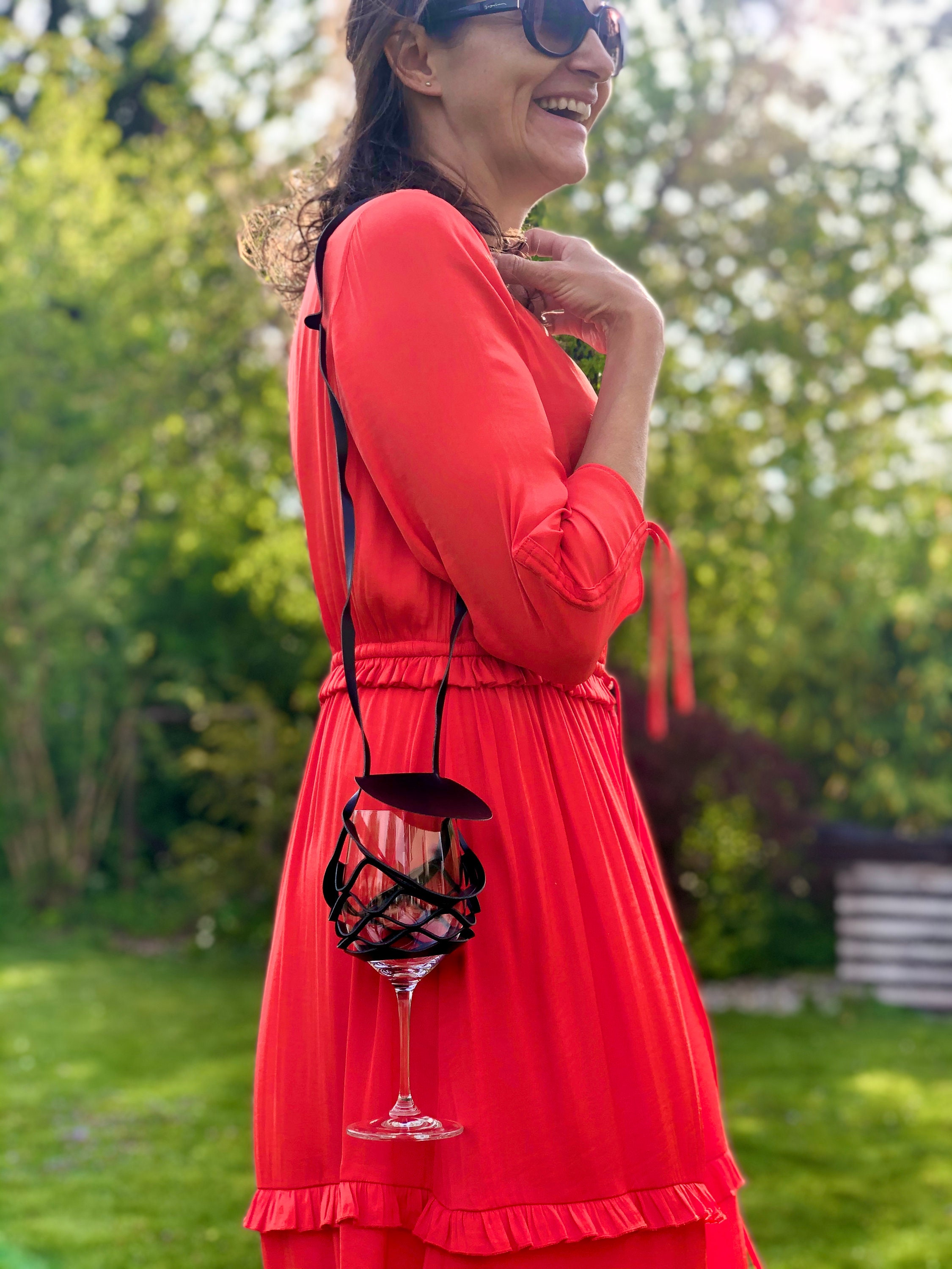 Weinglashalter Zum Umhängen - 6er Set Praktisch Für Partys & Feste - Schwarz Und Rosenrot