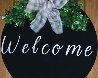Black and White Circular Welcome Wreath