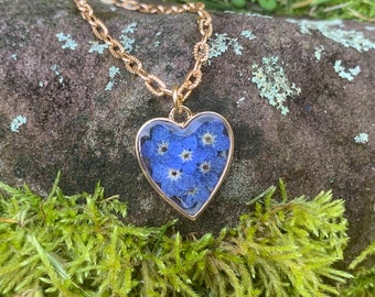 Forget me not heart necklace, real flower jewelry, unique gifts for her, resin necklace, heart pendant, nature jewelry, forget me not flower
