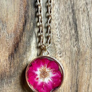 Rose necklace, rose pendant, pressed flower jewelry, real flowers in resin, unique gifts