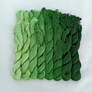 8 Stränge Chinesische Suzhou Stickerei echte Maulbeerseide Faden floss für Hand sticken Kreuzstich Nadelnadelnadel grün Farbnuancen 109#z