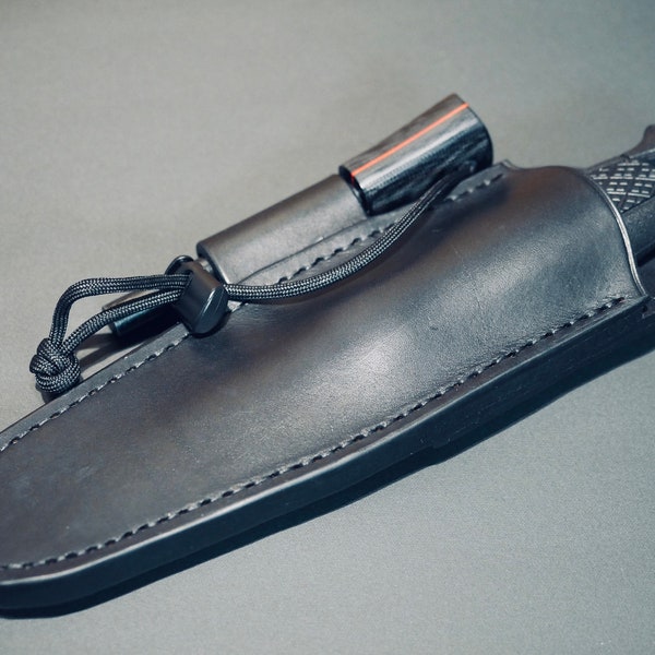 Leather sheath for Bushcraft Knives with firesteel holder, Black