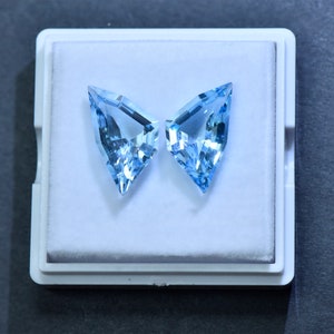 Einzigartige Flügelform Himmelblauer Topas lose Stein, facettierter unregelmäßiger Edelstein lose