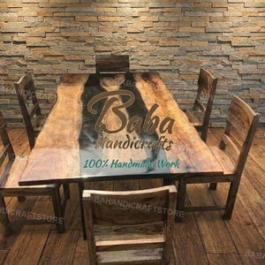 Table à manger River faite main en bois époxy avec bords dynamiques | Meubles sur mesure en bois massif avec bordures en noyer - Moderne pour la maison ou le bureau Table |