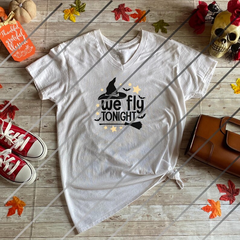 Download Plain White Basic T-shirt Mockup For Fall Fall Shirt ...