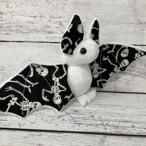 Fabriqué sur commande - peluche chauve-souris phosphorescente dansant squelette dansant