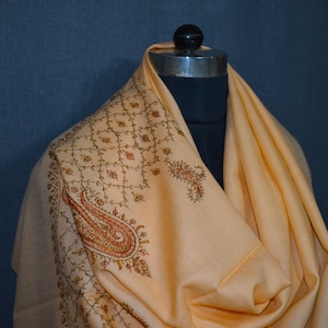28&quot;x80&quot;scarf made in kashmir, embroidered shawl, embroidered scarf made in india, cashmere scarves, hand embroidered scarf DAL