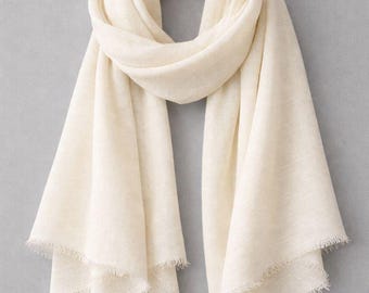 Handwoven kashmiri pashmina shawl / stole white