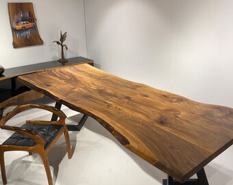 Mesa de comedor de nogal con borde natural hecha a medida, escritorio de madera maciza estilo granja.