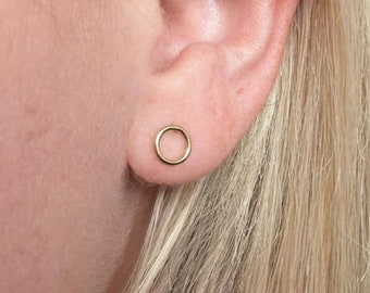 Gold Filled Circle Earrings, 14K Gold Filled Circle Studs, Gold Halo Studs, Gold Circle Earstuds, Gold Halo Earrings