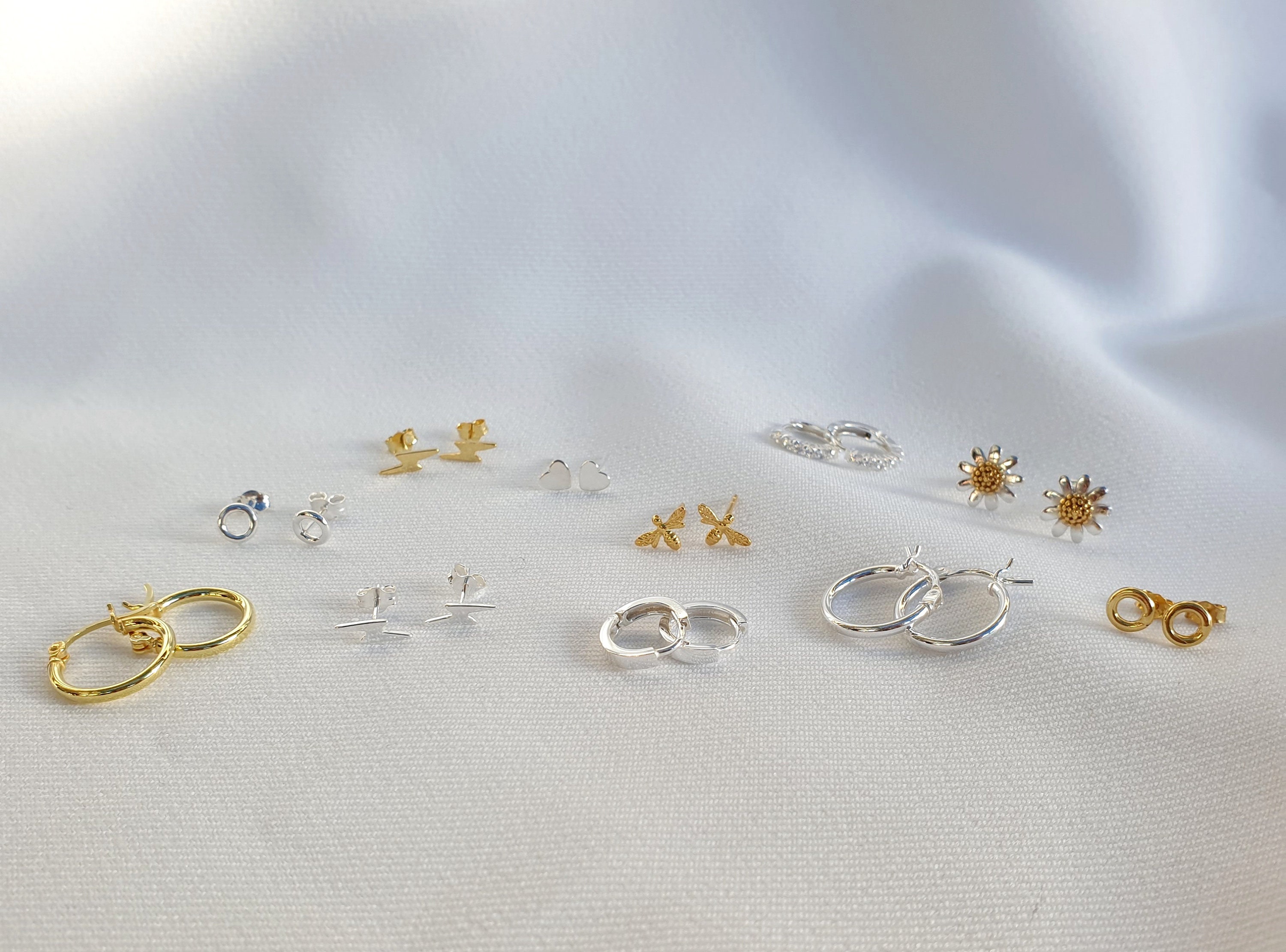 Orecchini a perno in oro vermeil 18k con pietra portafortuna e