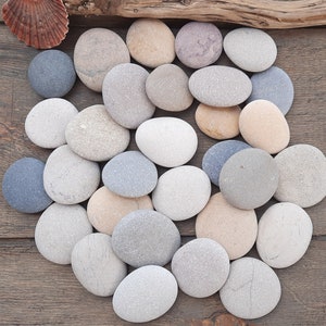 Ciottoli grandi sfusi, 30 pezzi, pietre da spiaggia autentiche e lisce, 2,3 cm - 3,3 cm, materiale per artigianato, arte con ciottoli, pittura su roccia, decorazioni a tema spiaggia
