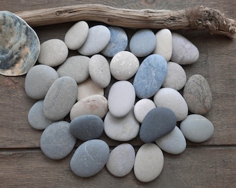 Ciottoli di medie dimensioni, 30 pezzi, pietre da spiaggia vere e lisce, 2,3 cm - 3,3 cm, materiale per artigianato, arte con ciottoli, pittura su roccia, decorazioni a tema spiaggia