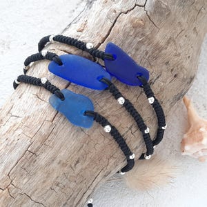 Bracelet en verre bleu de la mer : perles en argent sterling, bijoux de plage bohème