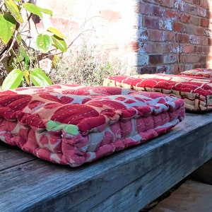 Vintage Sari Seat Pad: Pink & Green Cotton Floor Cushion (45x45cm)