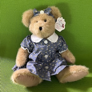 Boyd's Jennifer Heart to Heart Bear: Blue Daisy Dress, Jointed