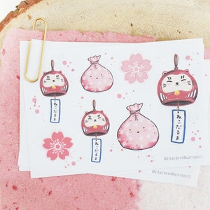 Foglio di adesivi mini Black Milk Project - Neko Daruma Furin / Foglio di adesivi PET trasparenti, foglio di adesivi per planner, adesivi trasparenti, adesivi