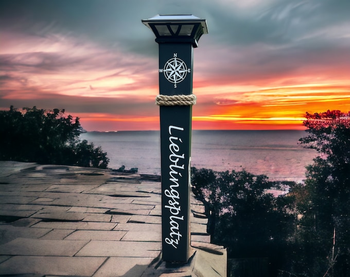 Featured listing image: Holzpoller mit Solar LED ,Wunschtext, Anthrazit, maritime Deko, Terrassendeko, Holzstele Garten, Geschenk Hochzeit, solar leuchte, Bausatz
