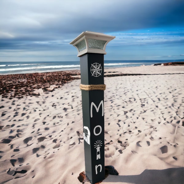 Holzpoller mit Solar LED „MOIN" Anthrazit, maritime Dekoration, Terrassendeko, Gartendekoration, Stele, Holzpfahl, Nordsee Deko, Geschenk