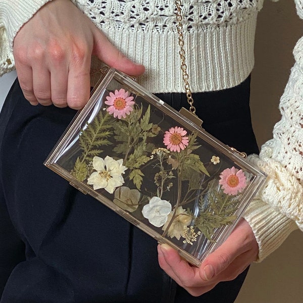 Real Pressed Pink Daisies flowers clutch bag, Handmade resin flower bag, acrylic bag, clear transparent box bag, pressed flowers