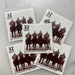 Sellos antiguos sin usar de los Cuatro Jinetes de Notre Dame / Franqueo de USPS para caballos / 32 centavos de dólar estadounidense