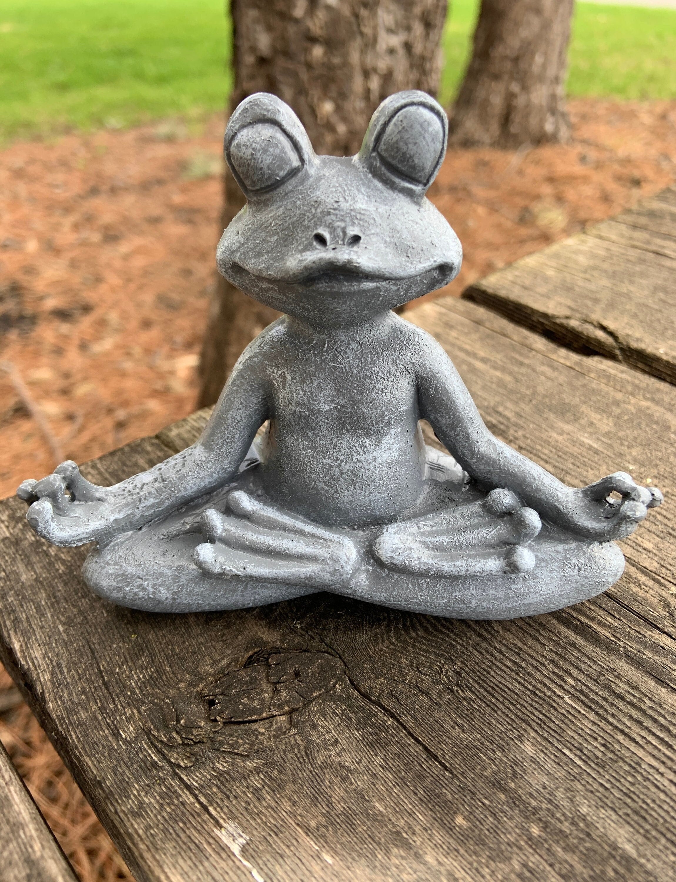 Dropship 1pc Miniature Meditation Yoga Frog Resin Statue, For Desktop  Living Room Bedroom Office Book Shelf Garden Outdoor Decoration, Home  Decoration to Sell Online at a Lower Price