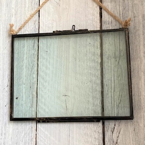 Vintage hangende glazen fotolijst: rustiek goudaccent, 7 x 5 inch