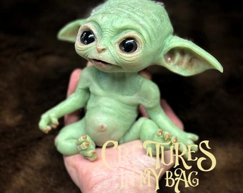 Tiny Elf Silicone Yoda versión 6.2 pulgadas /16 cm - HECHO A PEDIDO