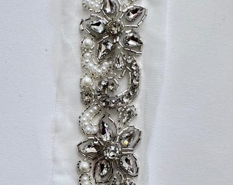 Ribete de encaje con cuentas de cristal y perlas de 1 yarda x 4 cm de ancho sobre tul blanco – Adorno nupcial/para bodas