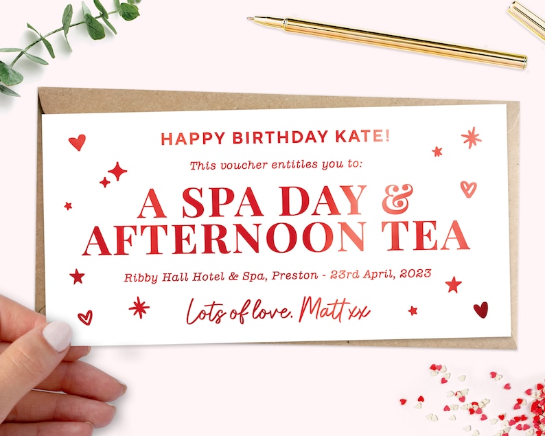 Może przedstawiać: Czerwono-biała kartka urodzinowa z tekstem "HAPPY BIRTHDAY KATE! This voucher entitles you to: A SPA DAY & AFTERNOON TEA Ribby Hall Hotel & Spa, Preston - 23rd April, 2023 Lots of love. Matt xx" oraz czerwonymi sercami i gwiazdami.