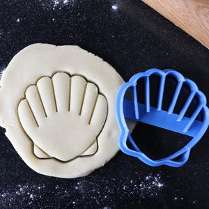 Seashell cookie cutter