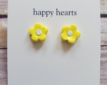 Give A Daisy Studs