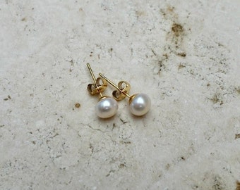 Freshwater Pearl Stud Earrings, Real Pearl Earrings in Gold, Small Pearl Earrings