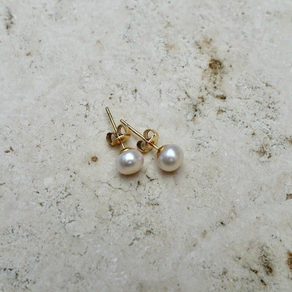 Freshwater Pearl Stud Earrings, Real Pearl Earrings in Gold, Small Pearl Earrings