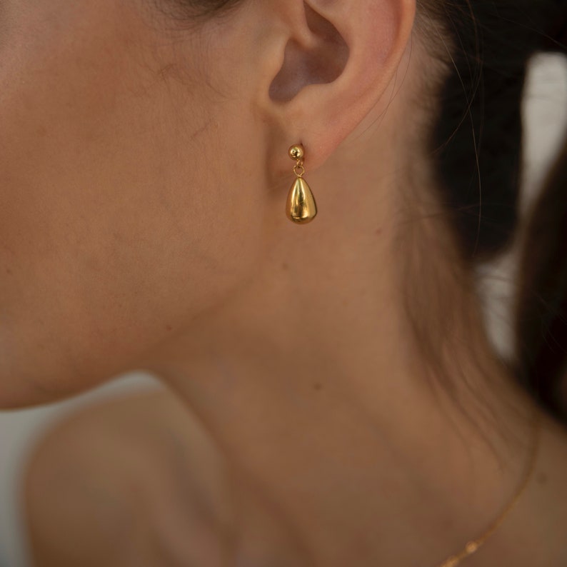 Small Gold Waterdrop Earrings, 18K Gold Drop Earrings, Teardrop Earnings zdjęcie 5