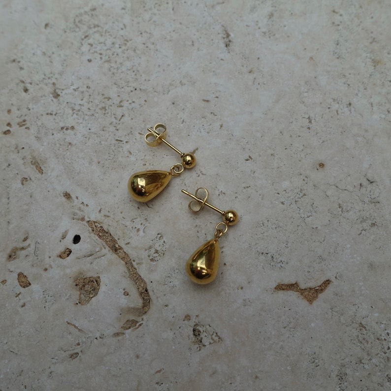 Petites boucles d'oreilles goutte d'eau en or, boucles d'oreilles pendantes en or 18 carats, boucles d'oreilles en forme de larme image 6
