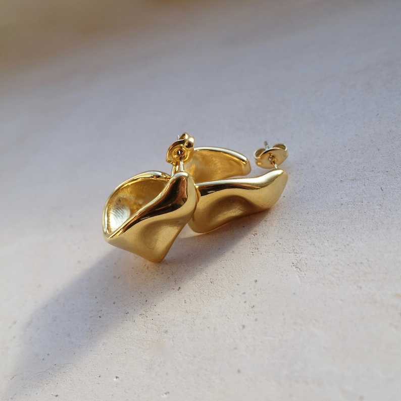 Contemporary Melted Gold Earrings Minimalist Gold Earrings Minimalist Handmade Jewellery zdjęcie 1