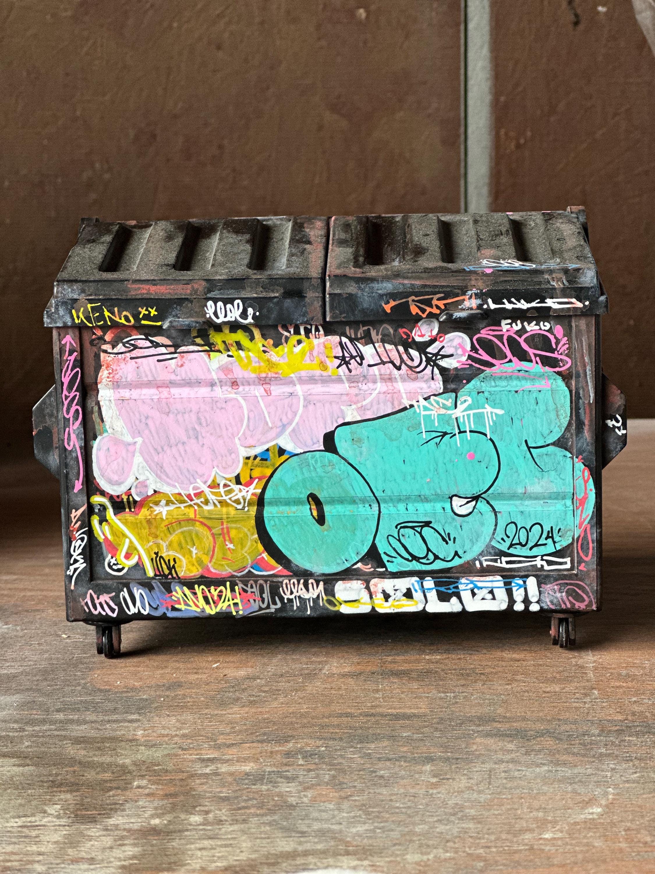 Desk Accessories / Pen Holder / Graffiti Art / Graffiti / Unique