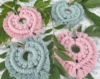 Medium Macramé Hearts