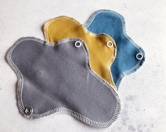 Protège-slips fins, lot de 3, fabriqués de manière durable en flanelle 100 % coton avec ailettes.