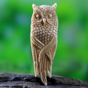 Coruja de osso esculpida à mão Cabochão Pássaro Escultura Visual Antigo