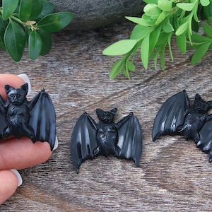 Ręcznie rzeźbiony róg byka kaboszon nietoperza biżuteria na Halloween