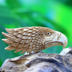 Cabochon tête d'aigle en os sculpté à la main, pendentif oiseau beige